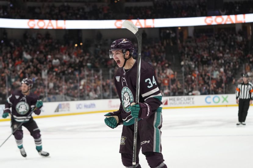 Минтюков поднялся на второе место по очкам среди новичков НХЛ